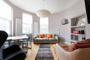 Cool Holland Park APT near Park